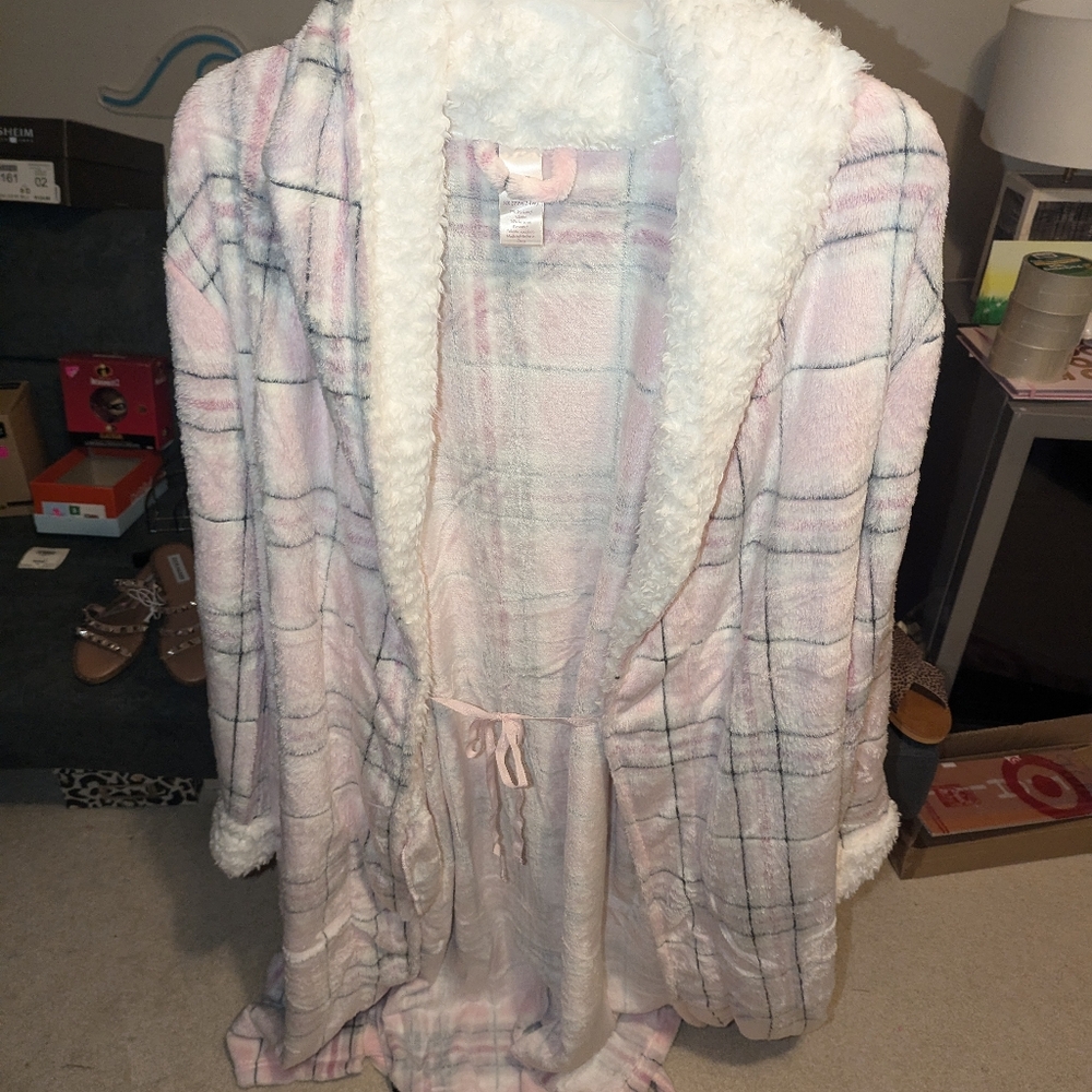Nwt Secret Treasures Women’s Super Faux Mink Robe Dreamy Pink Plaid Sz 3x - Picture 2 of 5